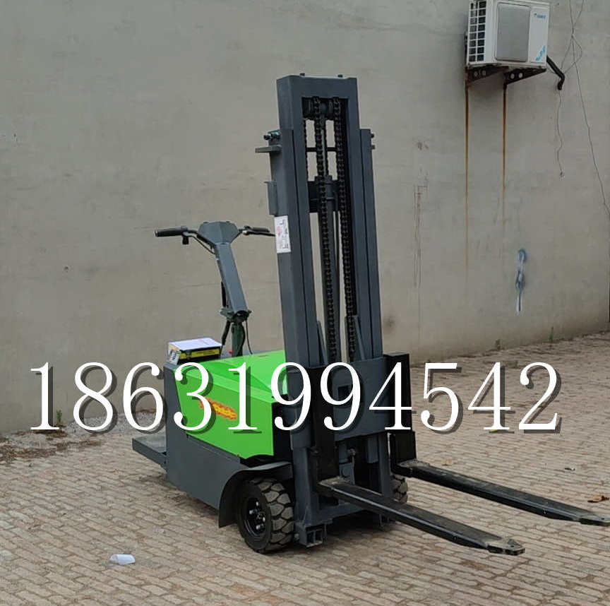 浑南区优程全电动叉车插腿式堆高车液压装卸车1.5吨升高小型站驾式铲车